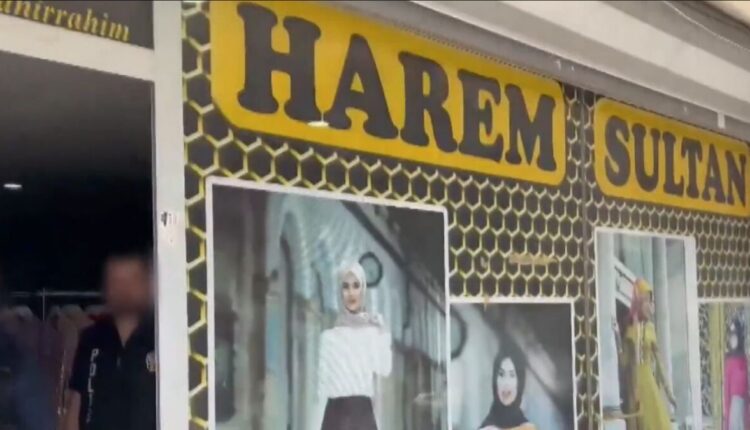 رائحة غريبة تكشف عن فضيحة مدوّية داخل متجر ملابس نسائية في قلب إسطنبول