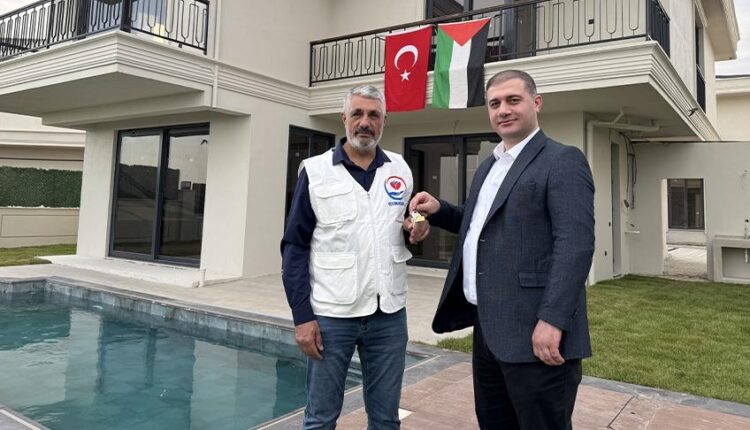 رجل أعمال تركي يتبرع بفيلا لغزة