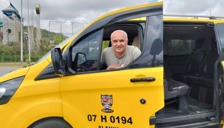 سائق تاكسي يعثر على مبلغ ضخم في أنطاليا التركية ويعيده لأصحابه