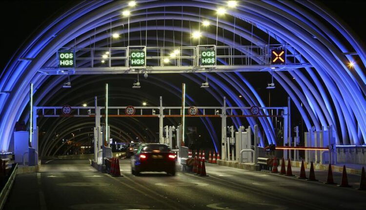 قفزة في التنقل بتركيا خلال العيد.. الملايين على الطرقات وفي المطارات