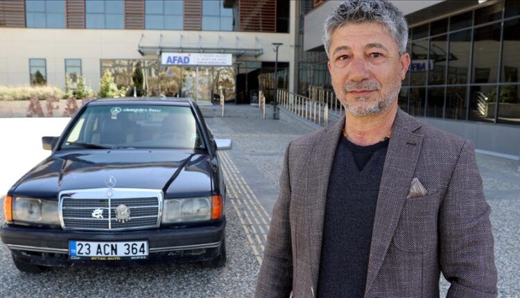 لفلسطين كل الحب.. تركي يتبرع بسيارته الخاصة لصالح ضحايا غزة