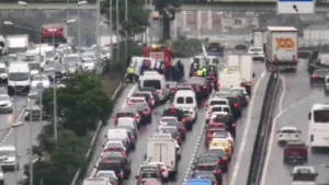 انقلاب سيارة إسعاف في إسطنبول