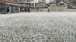 في ربع ساعة.. ما الذي حول يوزغات التركية إلى مدينة بيضاء؟ (صور)