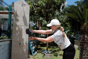"أقضي حاجتي في كيس".. مأساة روسية في أنطاليا بعد أن احتل مستأجر شقتها!