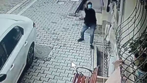 "سأشوّه وجهك وأحرق منزلك".. هجوم مرعب بالأسيد على عائلة في إسطنبول!