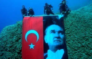 احتفالات 19 مايو تصل إلى أعماق البحر.. كيف تم إحياء ذكرى أتاتورك تحت الماء؟ 5