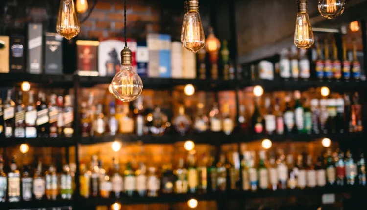 السعودية ترفع الحظر عن الكحول