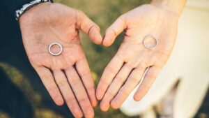 إهمال الزوجة قد يكلفك كثيرًا.. القضاء التركي ينصف امرأة في أنطاليا ويصدر هذا الحكم!