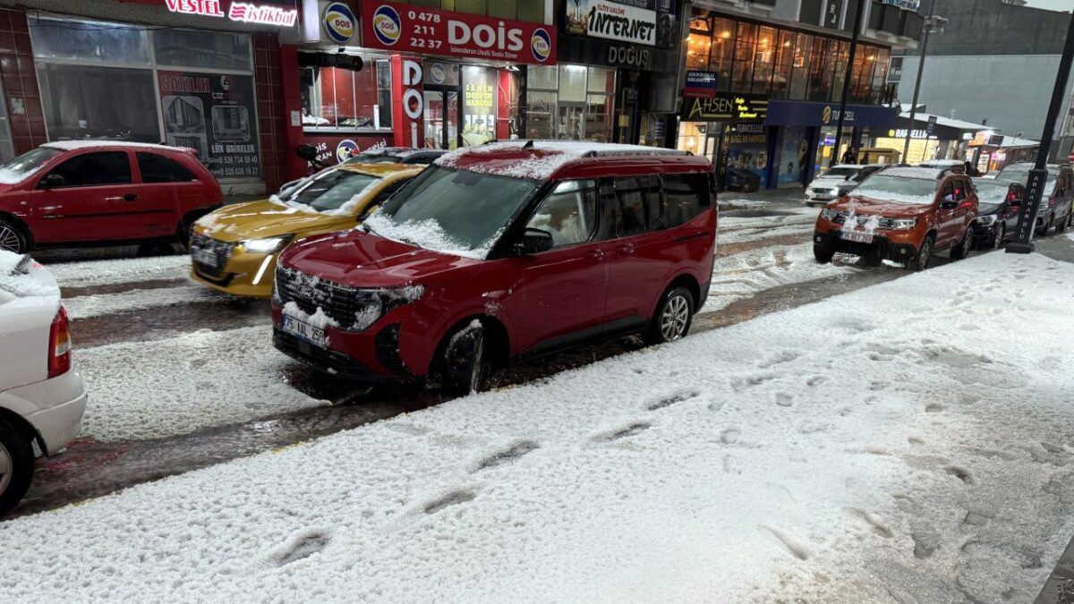 كأنها في عز الشتاء.. برد غزير يضرب أردهان التركية فجأة 7