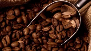 غصّة في فنجان المستثمرين.. أسعار القهوة تهبط رغم ذروتها!