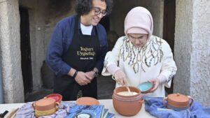 أمينة أردوغان تعيد الزبادي إلى أصوله!