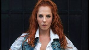 المغنية التركية سيرتاب