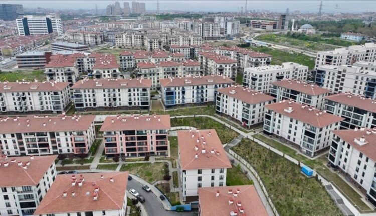 إسطنبول تبدأ أولى خطواتها بعد الزلزال