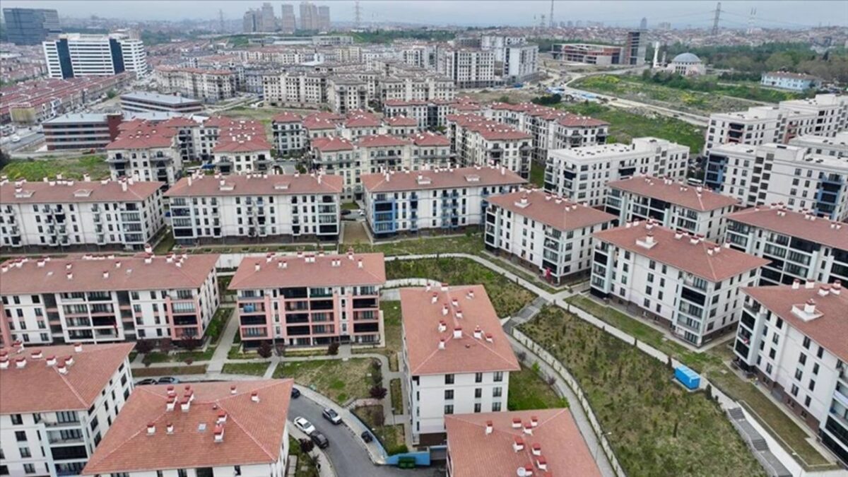 إسطنبول تبدأ أولى خطواتها بعد الزلزال