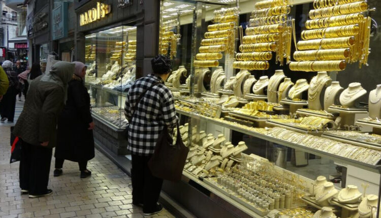 ارتداء هذا النوع من الذهب في تركيا أصبح حلمًا بعيد المنال