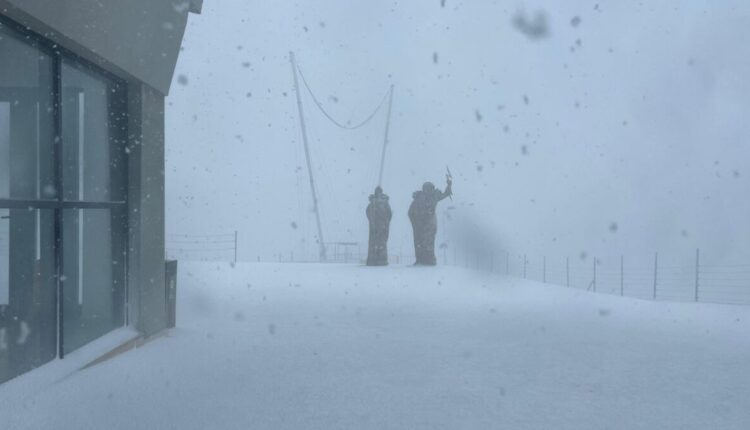 تركيا.. تساقطت الثلوج في شهر مايو، واكتسى كلّ شيء بالبياض! من شاهد المنظر أُصيب بالدهشة