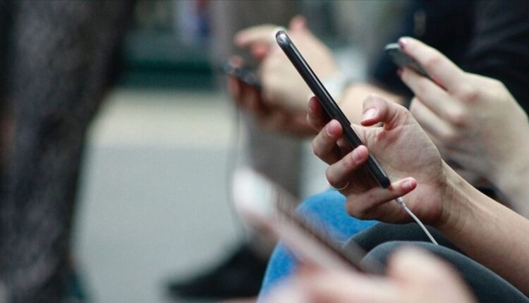 سحب 4 هواتف ومكبر صوت من الأسواق التركية بسبب مخاطر صحية