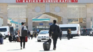 الإيرانيون يفرّون من تحت النار.. وتركيا الوجهة الأولى