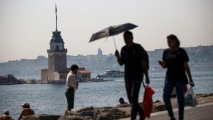 تحذير للسياح والمقيمين: موجة حر خانقة تضرب إسطنبول هذه الأيام... توصيات هامة من إدارة الكوارث