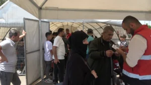 السوريون يواصلون رحلة العودة من تركيا إلى وطنهم: 'من يذهب لا يعود'