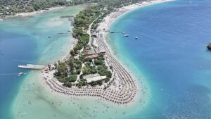 تركيا الثالثة عالميًا بـ577 شاطئًا نظيفًا.. وموغلا في الصدارة!