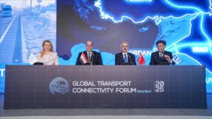 شاحنات ألمانية تنقل البضائع إلى الأردن عبر تركيا لأول مرة منذ 14 عامًا