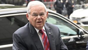 عدو تركيا اللدود يدخل السجن بعد إدانته بالفساد