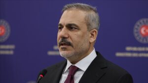 هاكان فيدان يتحرك.. اتصالات عاجلة مع وزيري خارجية العراق والأردن بشأن هجمات إيران