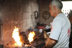 3 أيام من اللهب.. كيّ رؤوس وأرجل المواشي بـ4000 ليرة يوميًا في أضنة! 7