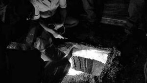 ألقاه في الصرف الصحي بسبب الدين.. حادثة مروعة تهز أنطاليا