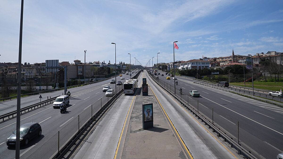 مشهد نادر.. شوارع إسطنبول خالية تمامًا صباح عيد الأضحى 3