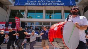 اتفاق تاريخي في بلدية إزمير… والأجور تقفز إلى 81 ألف ليرة