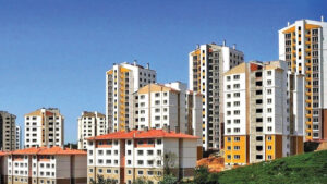 أسعار الفائدة تعصف بسوق العقارات في تركيا.. هروب المستثمرين وتجمّد المشاريع