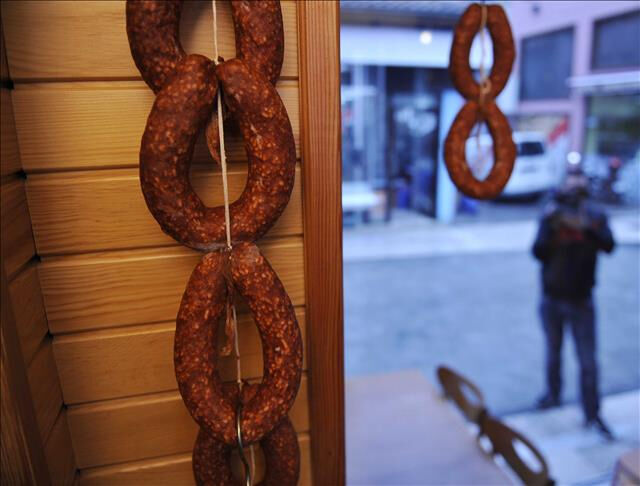 فضيحة غش غذائي في السجق التركي.. وزارة الزراعة تفضح شركات تضيف مكونات مقززة 33