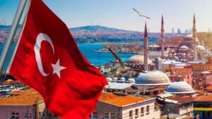 اليونان تراقب تركيا.. صعود سياحي يربك الجوار