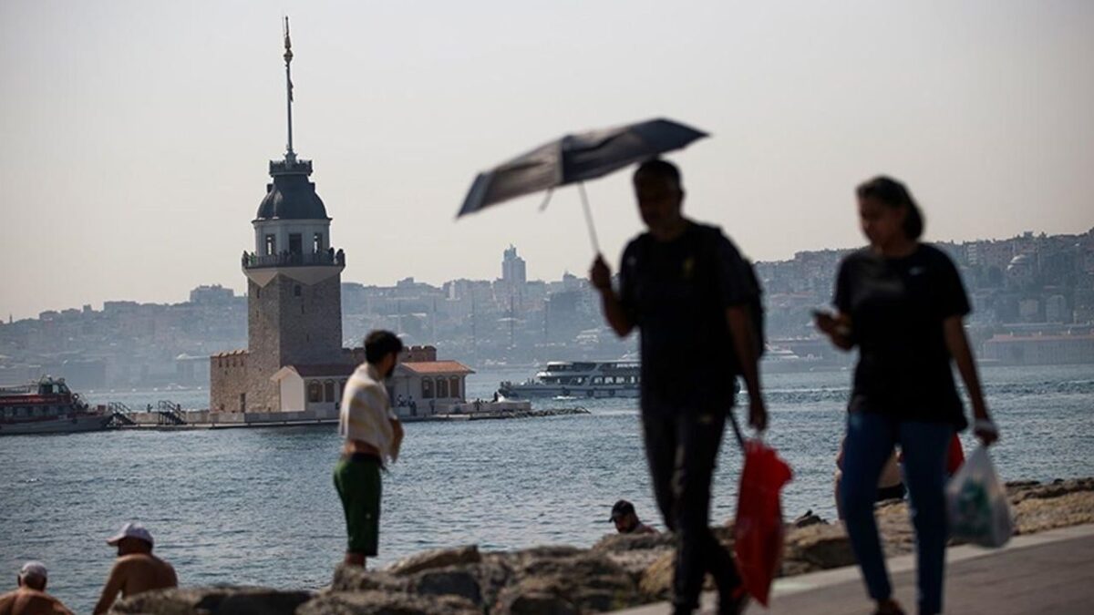 تحذير للسياح والمقيمين: موجة حر خانقة تضرب إسطنبول هذه الأيام... توصيات هامة من إدارة الكوارث