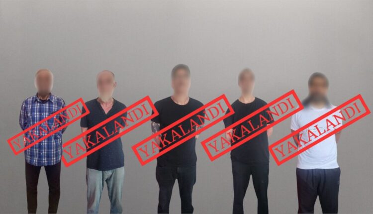 بمذكرة حمراء.. تركيا تسترجع عصابة من الخارج وتطيح بهم في جورجيا!