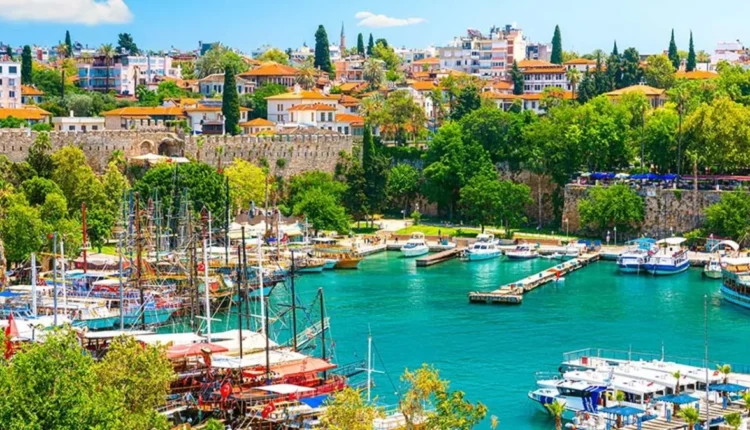 تركيا تسجل رقمًا قياسيًا في عدد السياح الأجانب خلال أبريل