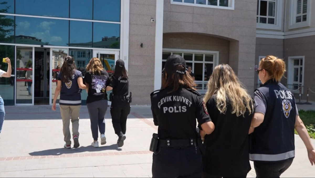 جريمة تهزّ بوردور التركية: مقتل امرأة وسط اتهامات بعلاقة غرامية سابقة