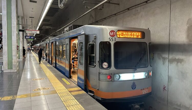 عاجل | إغلاق محطتي تقسيم وشيشهانه في إسطنبول