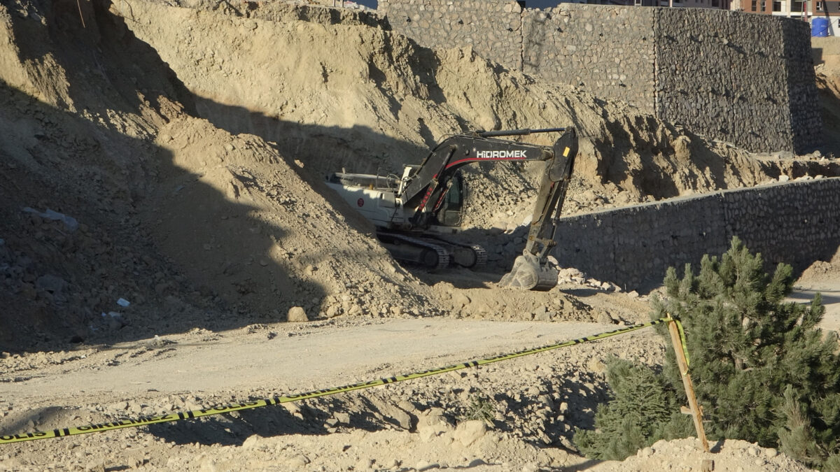 حادثة غريبة في موقع بناء بملاطية! أرعبت الجميع ومن شاهدها لم يصدق ما رأى