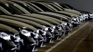 صناعة السيارات الأوروبية على المحك: سباق مع الزمن قبل 1 أغسطس