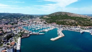 ندفع الضرائب والماء يهدر.. سكان تشيشمي التركية يتساءلون: أين تختفي مياه الأمطار؟