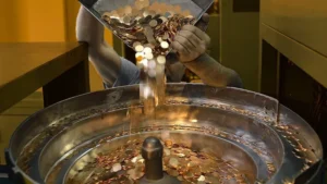 أسعار الذهب في 25 يوليو: التراجع مستمر بعد تسجيل مستويات قياسية