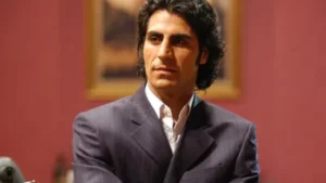 ليست مشهدًا من “وادي الذئاب”.. كنان تشوبان يواجه الحريق بيده