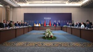 تركيا تعلن اتفاقًا روسيًا أوكرانيًا في إسطنبول على تبادل 1200 أسير وخطوات جديدة نحو السلام