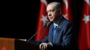 أردوغان يشن هجوما لاذعًا على أوزغور أوزيل