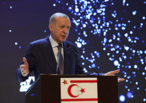 أردوغان من قبرص: مشاريع ضخمة ورسائل تتجاوز الحدود