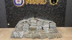 عملية مفاجئة في إسطنبول.. كشف شبكة خطيرة والقبض على مشتبهين!