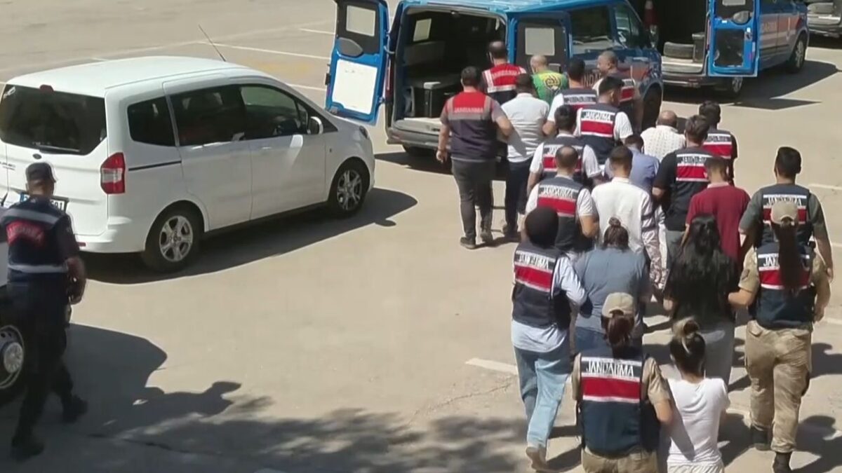 عملية أمنية تُفشل مخطط احتيال بملايين الليرات في غازي عنتاب.. التفاصيل صادمة! 9